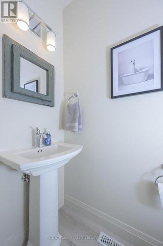 43 - 1040 Coronation Drive, London North (North I), ON - Indoor Photo Showing Bathroom