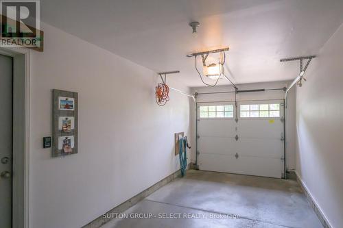 43 - 1040 Coronation Drive, London North (North I), ON - Indoor Photo Showing Garage