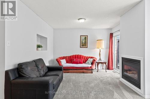 43 - 9 Ailsa Place, London South (South J), ON - Indoor Photo Showing Living Room With Fireplace