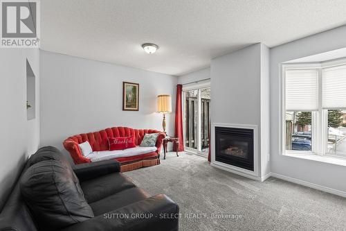 43 - 9 Ailsa Place, London South (South J), ON - Indoor Photo Showing Living Room With Fireplace
