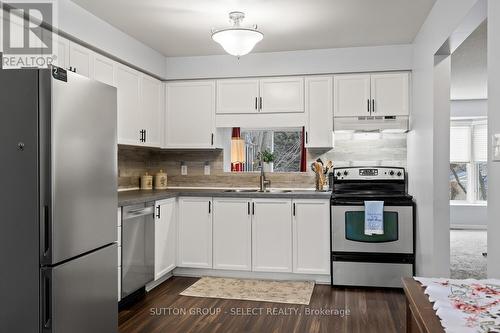 43 - 9 Ailsa Place, London South (South J), ON - Indoor Photo Showing Kitchen With Double Sink