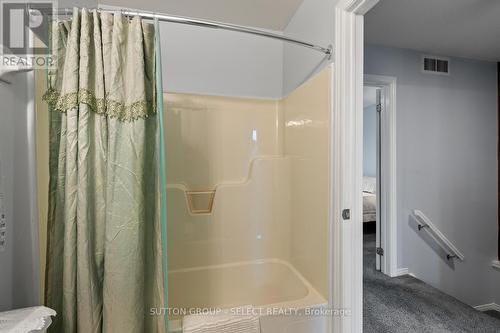 43 - 9 Ailsa Place, London South (South J), ON - Indoor Photo Showing Bathroom