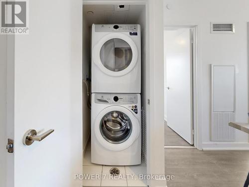 3605 - 2033 Kennedy Road, Toronto, ON - Indoor Photo Showing Laundry Room