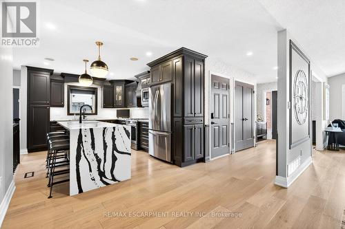 7 Waterside Drive, Hamilton, ON - Indoor Photo Showing Kitchen