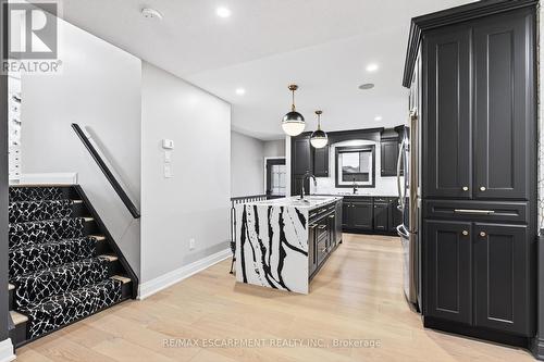 7 Waterside Drive, Hamilton, ON - Indoor Photo Showing Kitchen