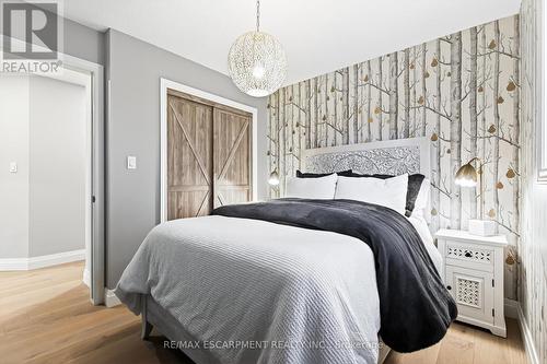 7 Waterside Drive, Hamilton, ON - Indoor Photo Showing Bedroom