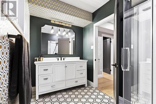 7 Waterside Drive, Hamilton, ON - Indoor Photo Showing Bathroom