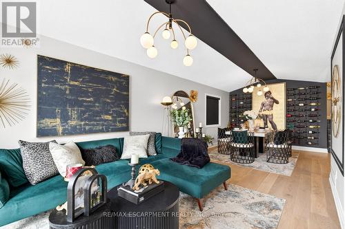 7 Waterside Drive, Hamilton, ON - Indoor Photo Showing Living Room