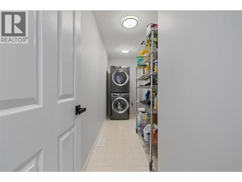 3947 Lakevale Place, Kelowna, BC - Indoor Photo Showing Laundry Room
