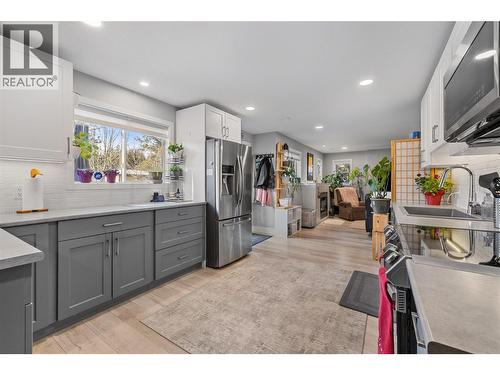 Suite - 3947 Lakevale Place, Kelowna, BC - Indoor