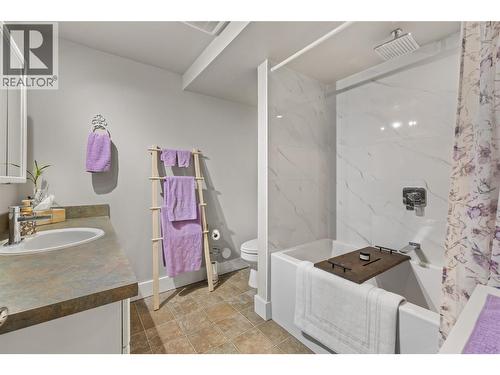 Suite - 3947 Lakevale Place, Kelowna, BC - Indoor Photo Showing Bathroom