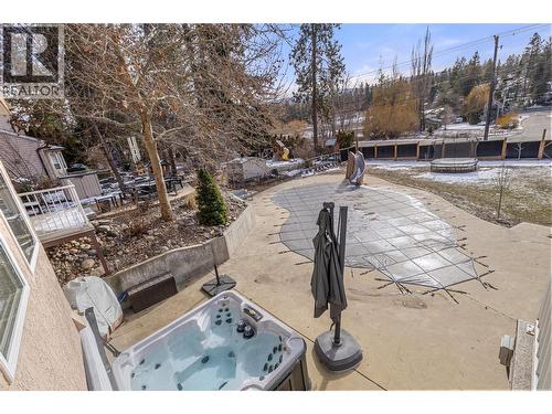 3947 Lakevale Place, Kelowna, BC - Outdoor