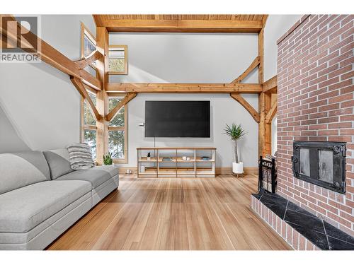 4546 Timberline Crescent, Fernie, BC - Indoor Photo Showing Living Room With Fireplace