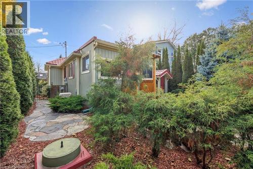 32 Holly Trail, Puslinch, ON - Outdoor