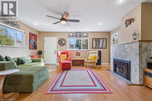32 Holly Trail, Puslinch, ON - Indoor Photo Showing Living Room With Fireplace
