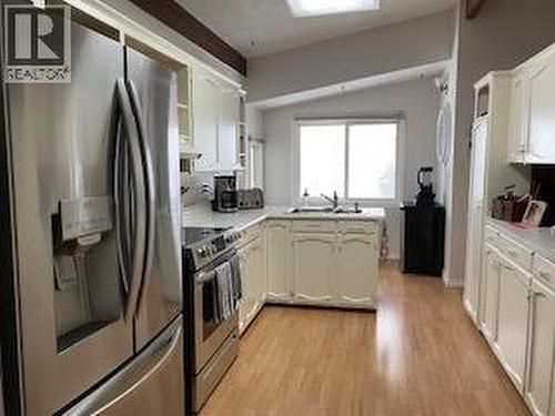 12911 Pixton Road, Lake Country, BC - Indoor Photo Showing Kitchen With Double Sink