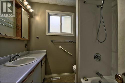 12911 Pixton Road, Lake Country, BC - Indoor Photo Showing Bathroom
