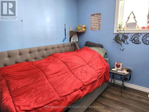 214 Addington Road 2, Addington Highlands (Addington Highlands), ON - Indoor Photo Showing Bedroom
