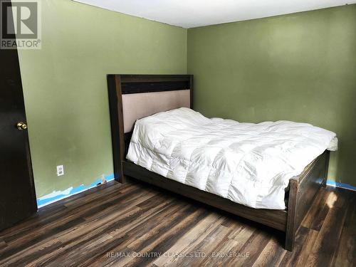 214 Addington Road 2, Addington Highlands (Addington Highlands), ON - Indoor Photo Showing Bedroom