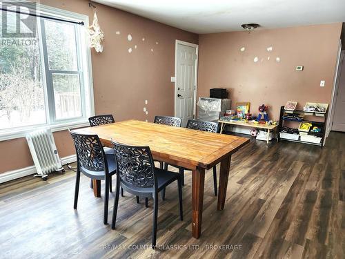 214 Addington Road 2, Addington Highlands (Addington Highlands), ON - Indoor Photo Showing Dining Room