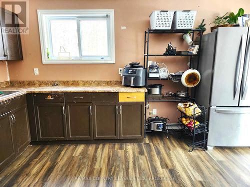 214 Addington Road 2, Addington Highlands (Addington Highlands), ON - Indoor Photo Showing Kitchen