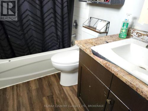 214 Addington Road 2, Addington Highlands (Addington Highlands), ON - Indoor Photo Showing Bathroom