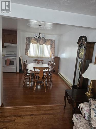 611 Brunswick Ave, Sault Ste. Marie, ON - Indoor Photo Showing Dining Room