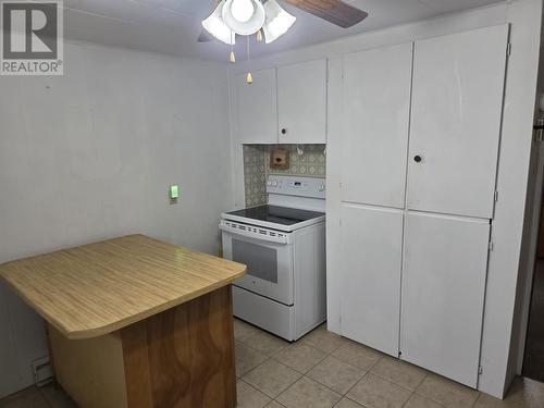 611 Brunswick Ave, Sault Ste. Marie, ON - Indoor Photo Showing Kitchen
