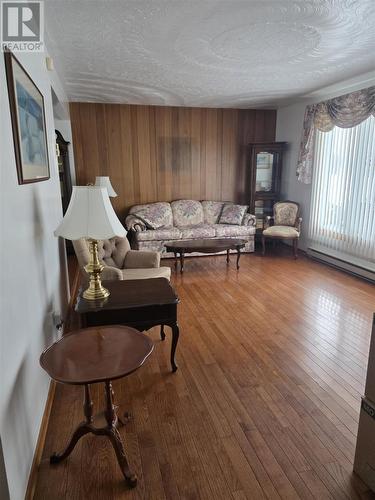 611 Brunswick Ave, Sault Ste. Marie, ON - Indoor