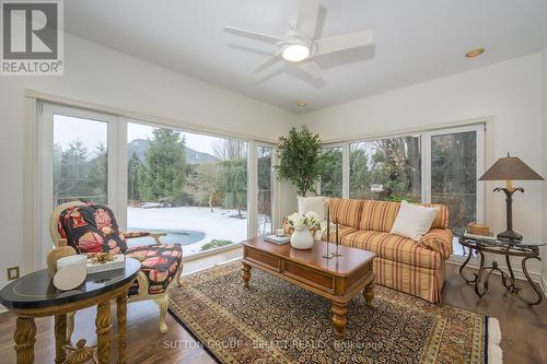95 Highland Woods Court, London South (South P), ON - Indoor Photo Showing Living Room