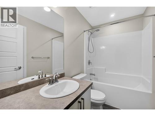 2081 11 Avenue Ne Unit# 4, Salmon Arm, BC - Indoor Photo Showing Bathroom