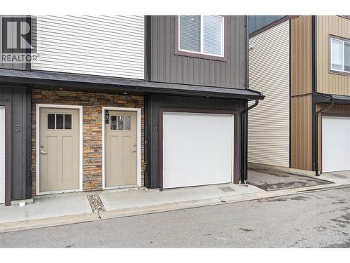 2081 11 Avenue Ne Unit# 4, Salmon Arm, BC - Outdoor With Exterior