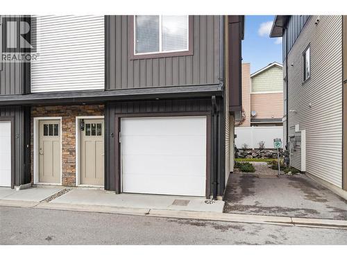 2081 11 Avenue Ne Unit# 4, Salmon Arm, BC - Outdoor With Exterior