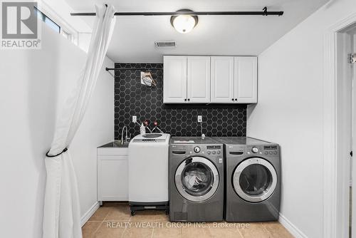 34 Castle Park Boulevard, Vaughan, ON - Indoor Photo Showing Laundry Room
