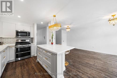 34 Castle Park Boulevard, Vaughan, ON - Indoor Photo Showing Kitchen
