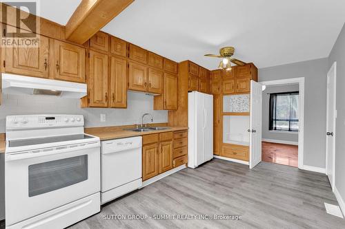 17 Ben Machree Drive, Mississauga, ON - Indoor Photo Showing Kitchen With Double Sink