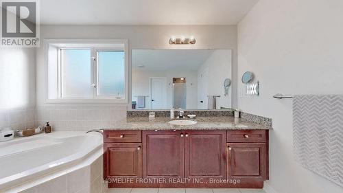 5186 Doubletree Drive, Mississauga, ON - Indoor Photo Showing Bathroom