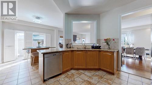 5186 Doubletree Drive, Mississauga, ON - Indoor Photo Showing Kitchen