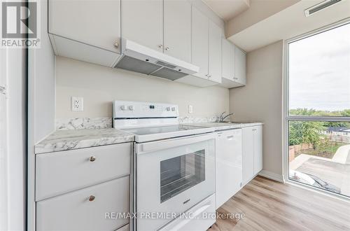 Lp-17 - 50 Herrick Avenue, St. Catharines, ON - Indoor