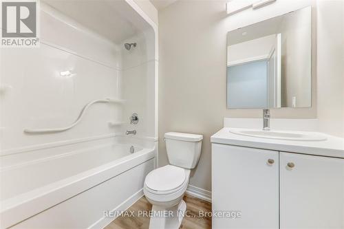 Lp-17 - 50 Herrick Avenue, St. Catharines, ON - Indoor Photo Showing Bathroom