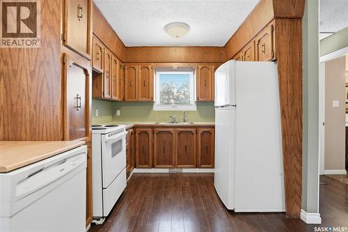 1121 Garry Street, Regina, SK - Indoor Photo Showing Kitchen