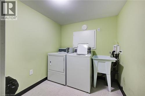 5 Front Street, London, ON - Indoor Photo Showing Laundry Room