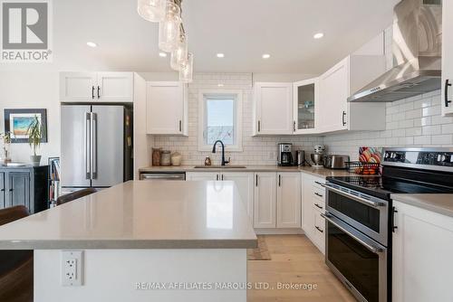 106 Bishop Street S, North Glengarry, ON - Indoor Photo Showing Kitchen With Upgraded Kitchen