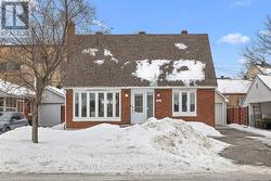 1446 WOODWARD AVENUE  Ottawa, ON K1Z 7W3