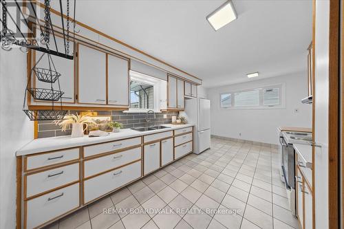1446 Woodward Avenue, Ottawa, ON - Indoor Photo Showing Kitchen With Double Sink