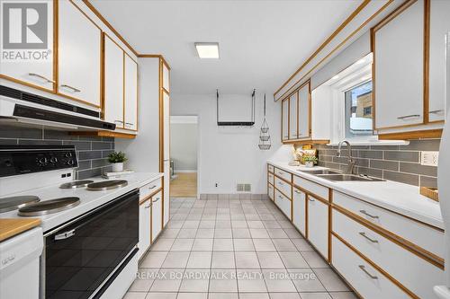 1446 Woodward Avenue, Ottawa, ON - Indoor Photo Showing Kitchen With Double Sink