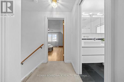 1446 Woodward Avenue, Ottawa, ON - Indoor Photo Showing Other Room