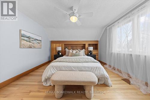 1446 Woodward Avenue, Ottawa, ON - Indoor Photo Showing Bedroom
