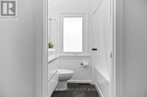 1446 Woodward Avenue, Ottawa, ON - Indoor Photo Showing Bathroom