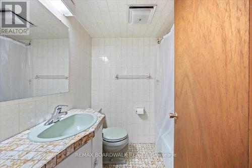 1446 Woodward Avenue, Ottawa, ON - Indoor Photo Showing Bathroom